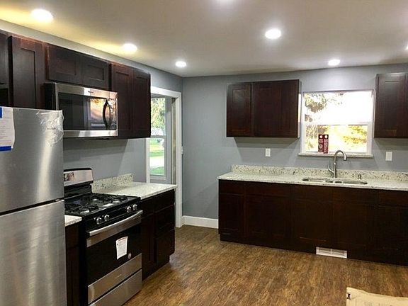 5th image of 321 E Herbert St