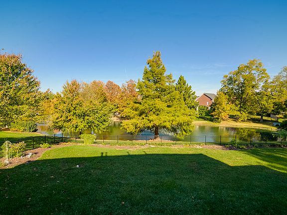 5th image of 405 Autumn Lake Trl