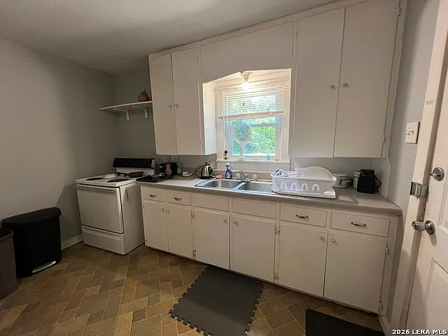 859 Oasis St — Photo 14