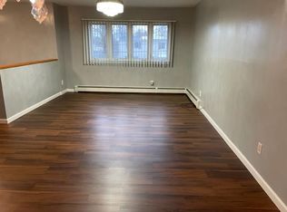 13 Hillside Rd, Deer Park, NY 11729