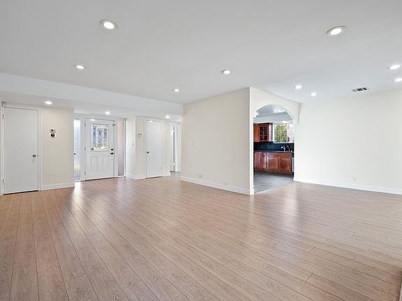 3rd image of 10851 Burland Ave