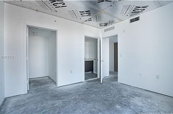 5th image of 6620 Indian Creek Dr APT 717