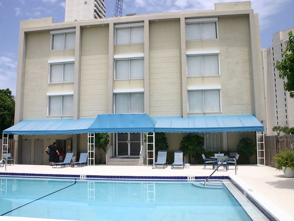PRIVATE POOL 
