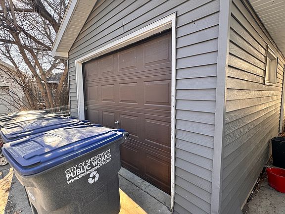 4th image of 1125 Geele Ave