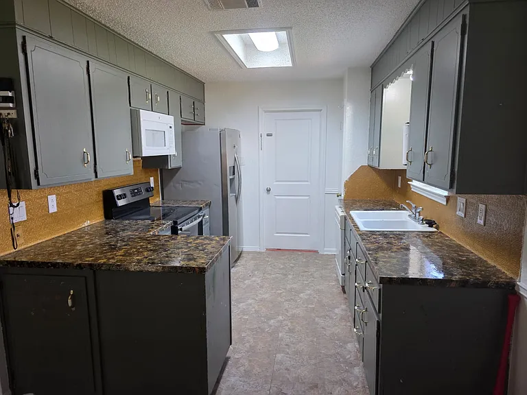 1609 Big Bend Dr — Photo 17