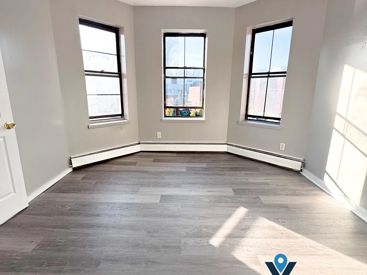 2 bed, 1000 sqft, $1,550 — Photo 2