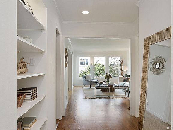 5th image of 1970 Sacramento St APT 301