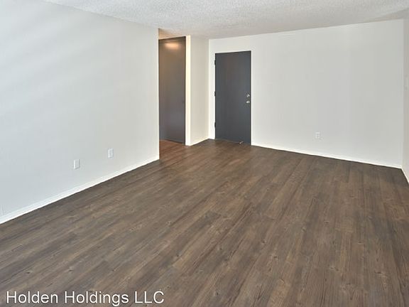 3rd image of 900 SW Holden St #7540669