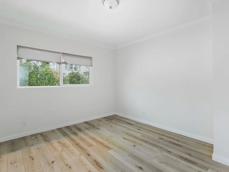 1736 N Normandie Ave — Photo 12