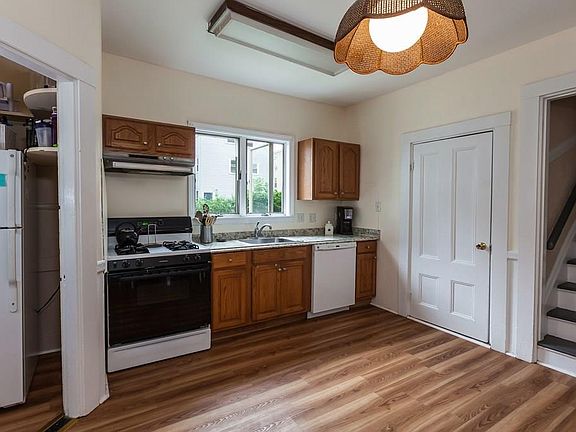 5th image of 27 Parsons St #27