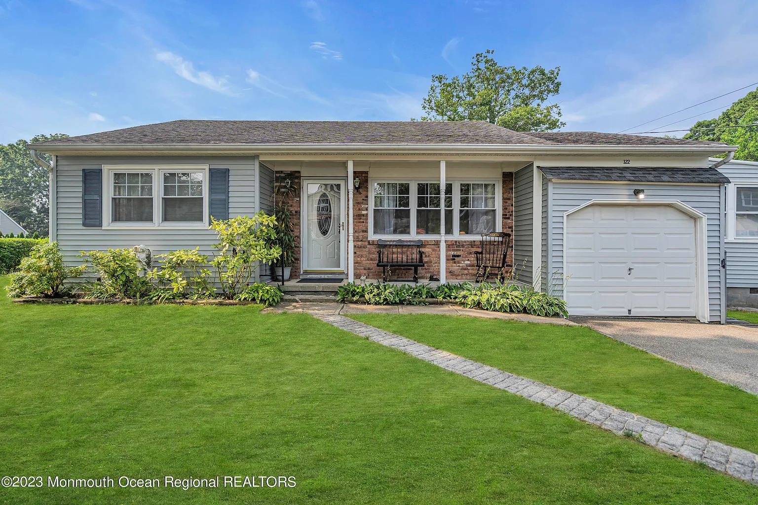 122 Anthony Avenue photo 1