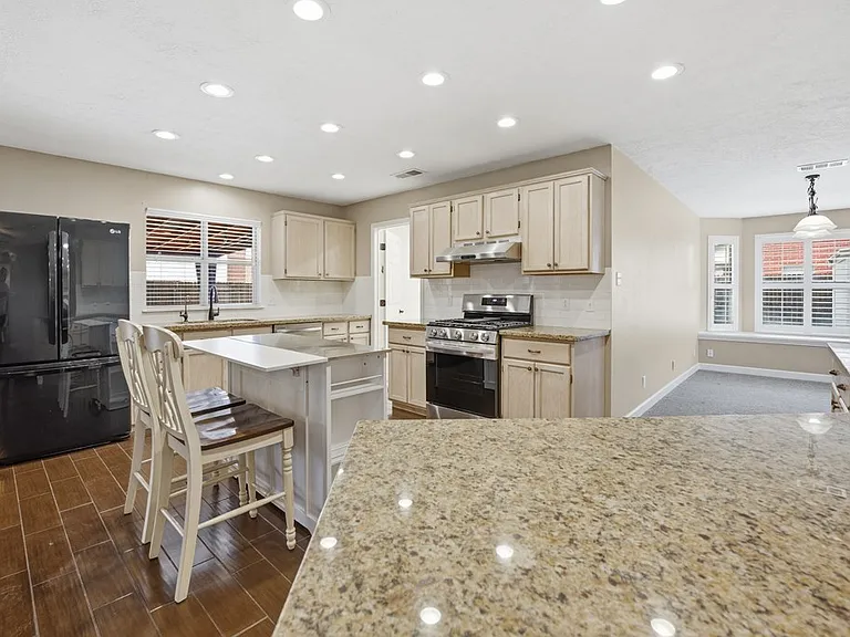 37 Pinon Ct — Photo 12