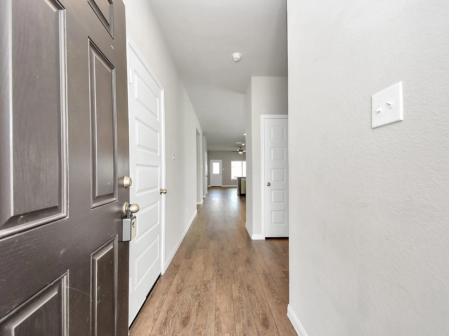 4 bed, 3.0 bath, 1740 sqft, $2,450 — Photo 2