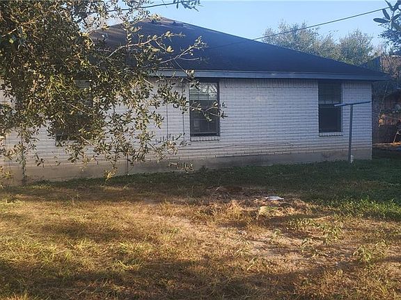 2nd image of 209 Casiano St