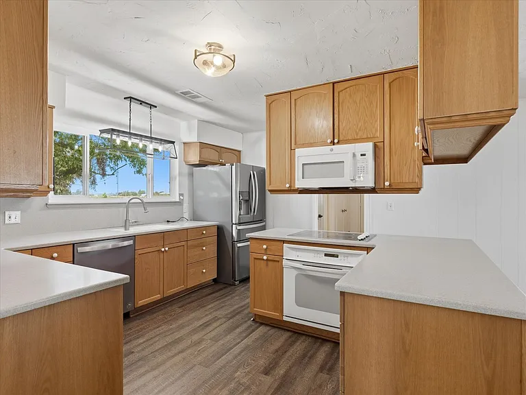 2224 N Bethel Ave — Photo 16