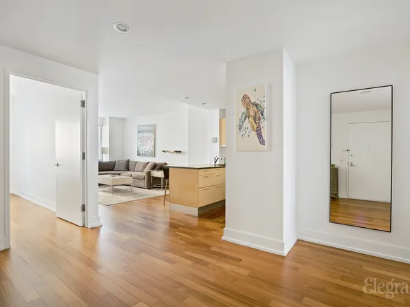 350 West 42nd Street image 6 of 9