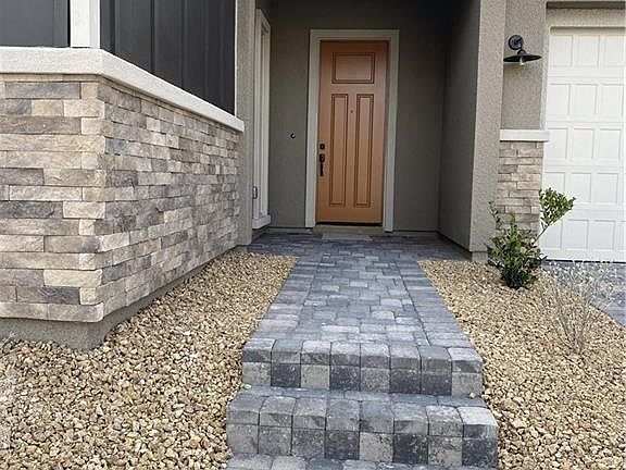 3rd image of 10981 Red Yucca Dr