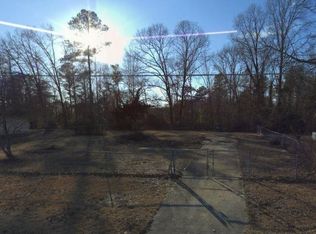 3011 E Brinkley Dr, Spring Lake, NC 28390