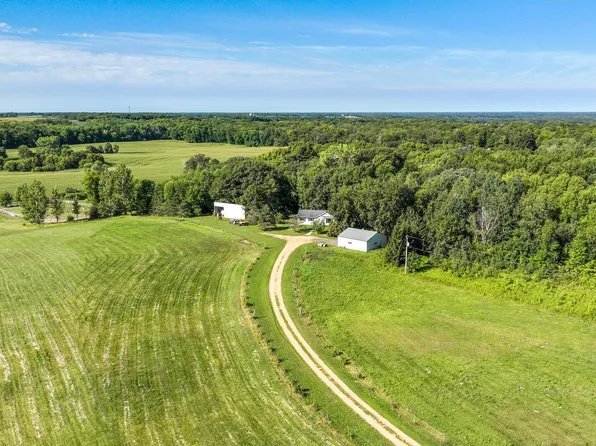 15997 400th St, Center City, MN 55012