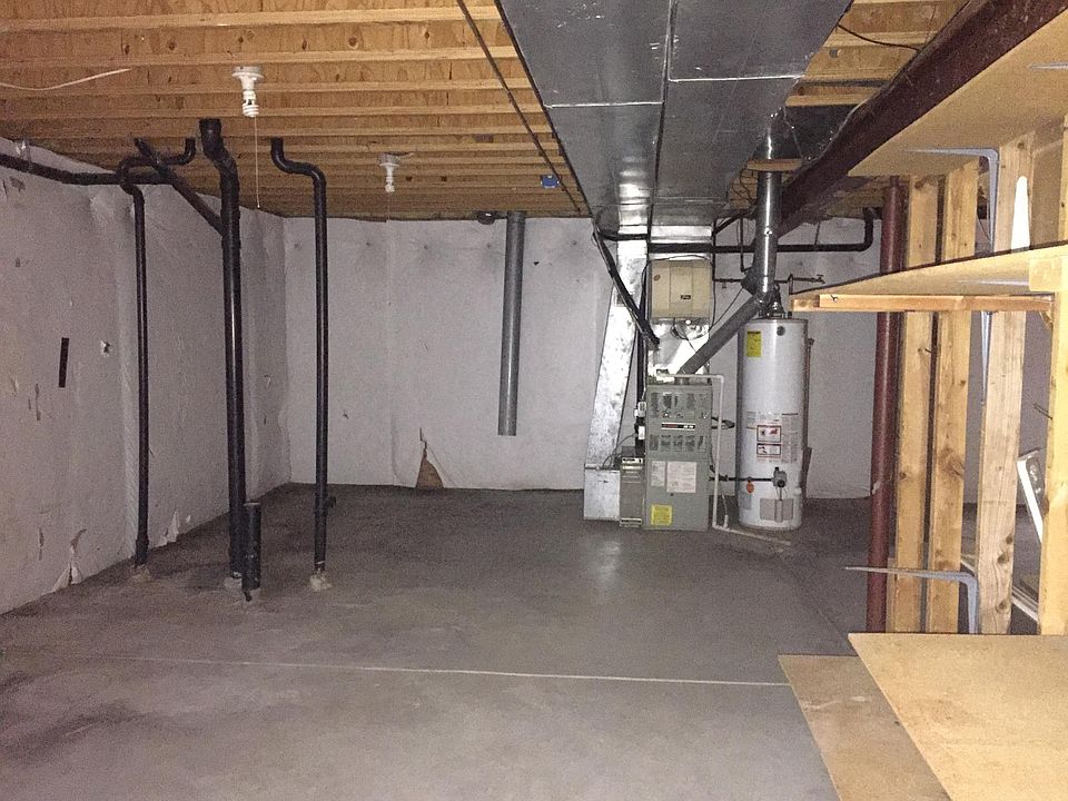 2nd image of 3105 Almeria Way