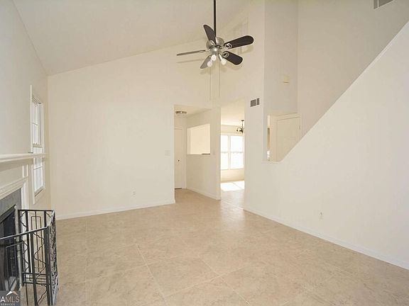 3rd image of 2381 Cove Rd