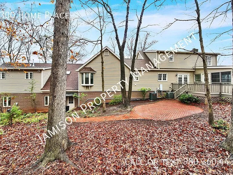 1300 Home Pl — Photo 35