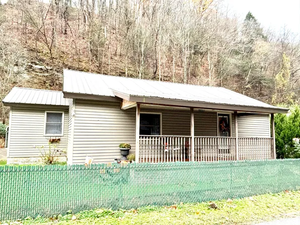 4560 Armstrong Creek Rd, Powellton, WV 25161