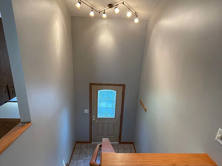 6407 Carpenter Ave — Photo 6