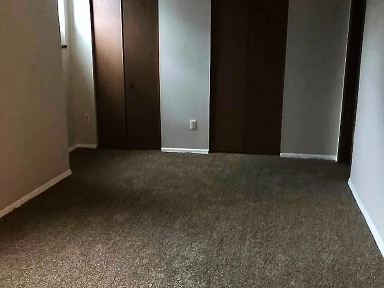 230 Oakwood Ave — Photo 9