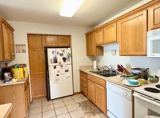 585 Kelvington Dr #1, Sun Prairie, WI 53590