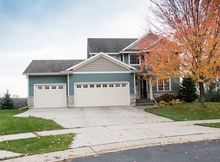 1302 Century Point Ln NE, Rochester, MN 55906