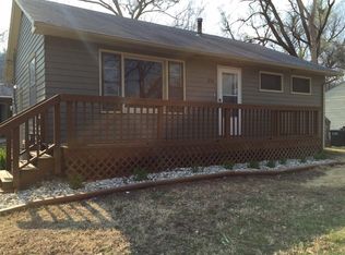 1935 Lincoln Dr, Manhattan, KS 66502