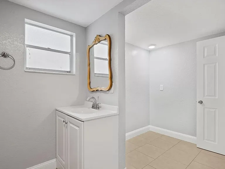 25027 Holden Dr — Photo 25