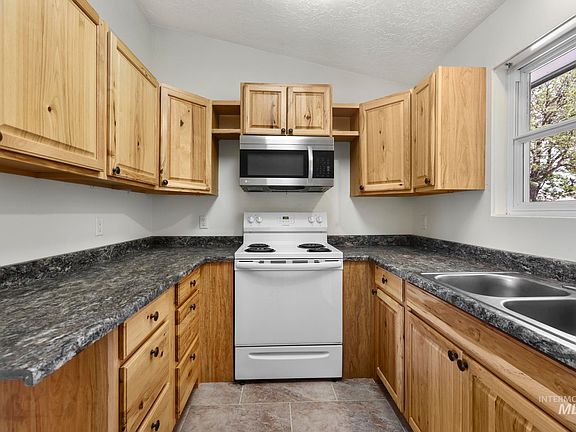 5th image of 1170 Wendell St