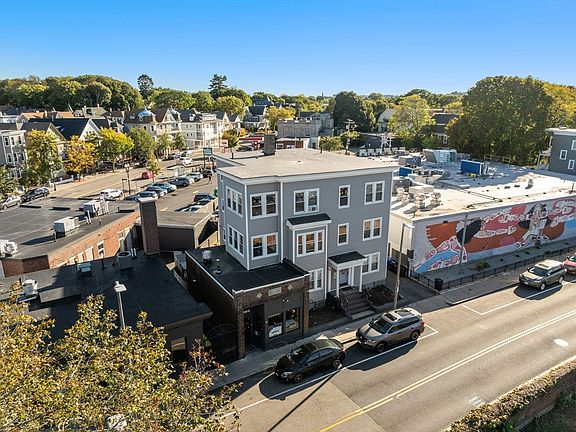 3rd image of 8-10 Perkins St
