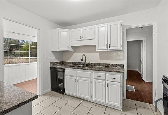 2nd image of 620 Annie Laura Dr