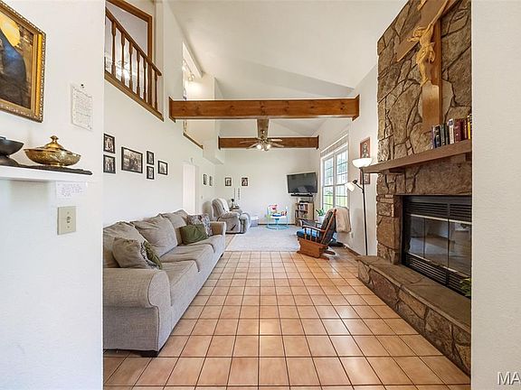 4th image of 105 Meadow Ln