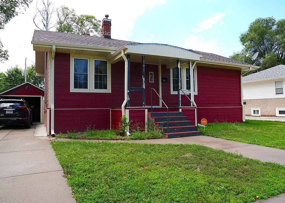 1st image of 1414 N Broadwell Ave