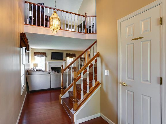 4th image of 405 Forest Edge Dr