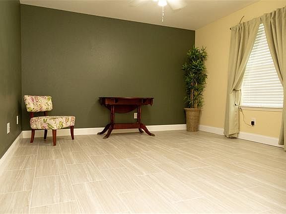 4th image of 2424 Canchim St