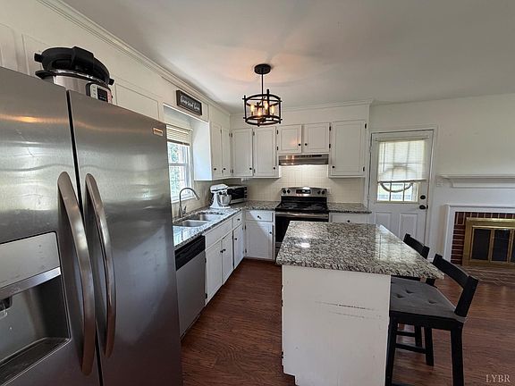 5th image of 219 Shady Oak Dr