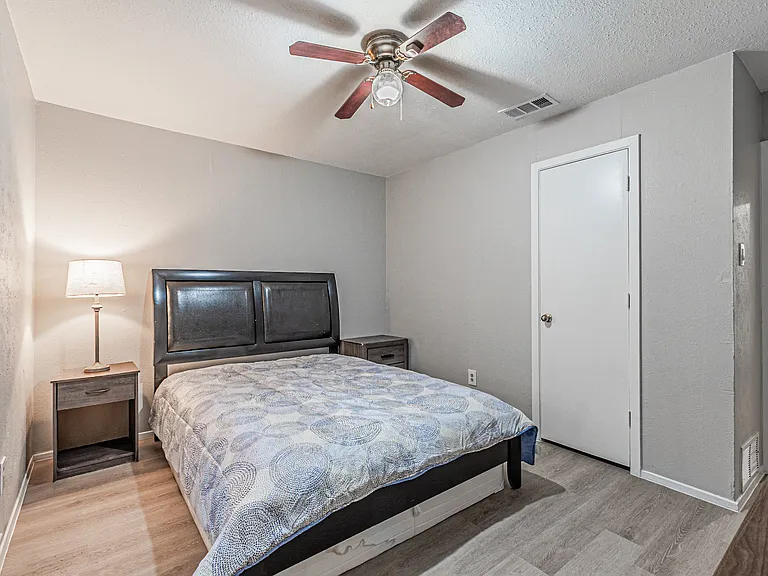 3728 Yosemite Dr — Photo 18