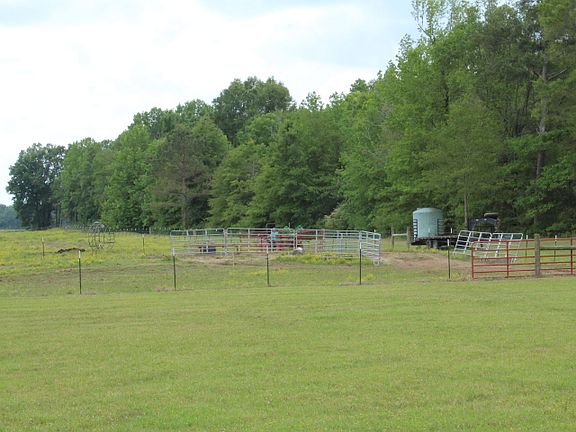 2nd image of 519 County Road 306
