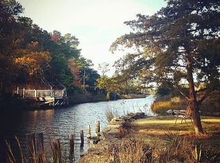 73 Beach Rd, Hampton, VA 23664