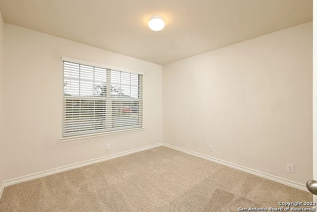 325 Colbert Ferry — Photo 4