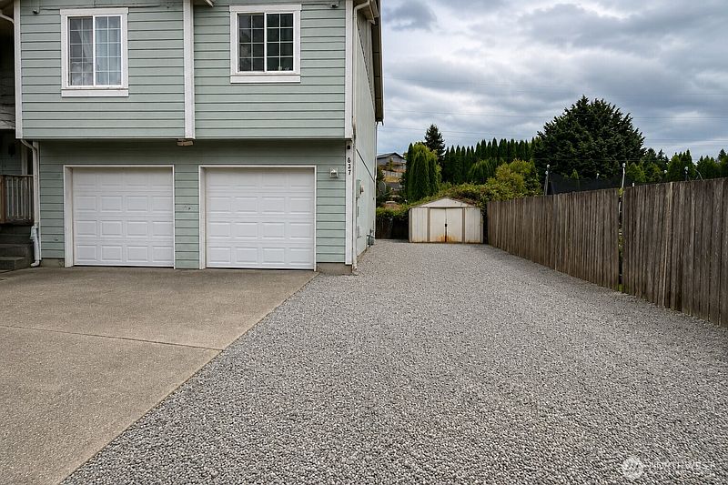 2nd image of 627 Brookdale Road E