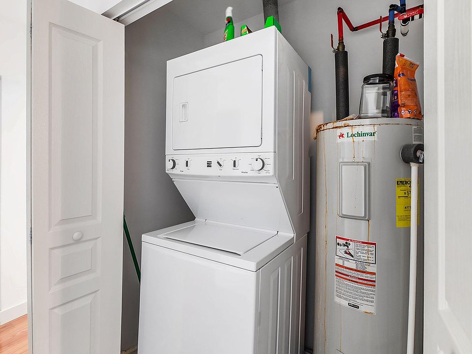 134 N Leroy St Unit 303, photo 10