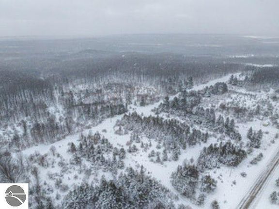 3rd image of Traverse Rd