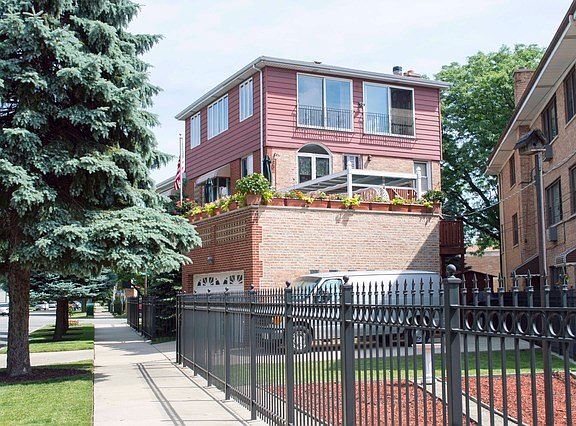 2nd image of 5033 N McVicker Ave