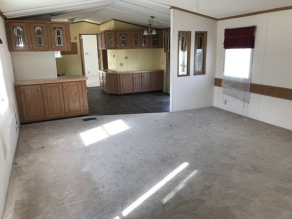 4th image of 839 Pembrooke Ln